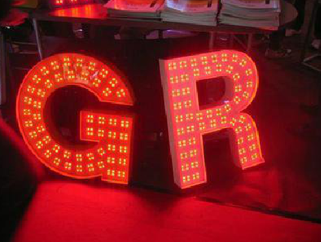 三原LED发光字常见的安装误区。